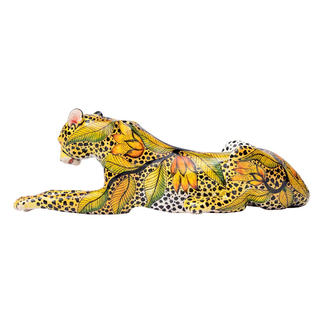 Cheetah sculpture