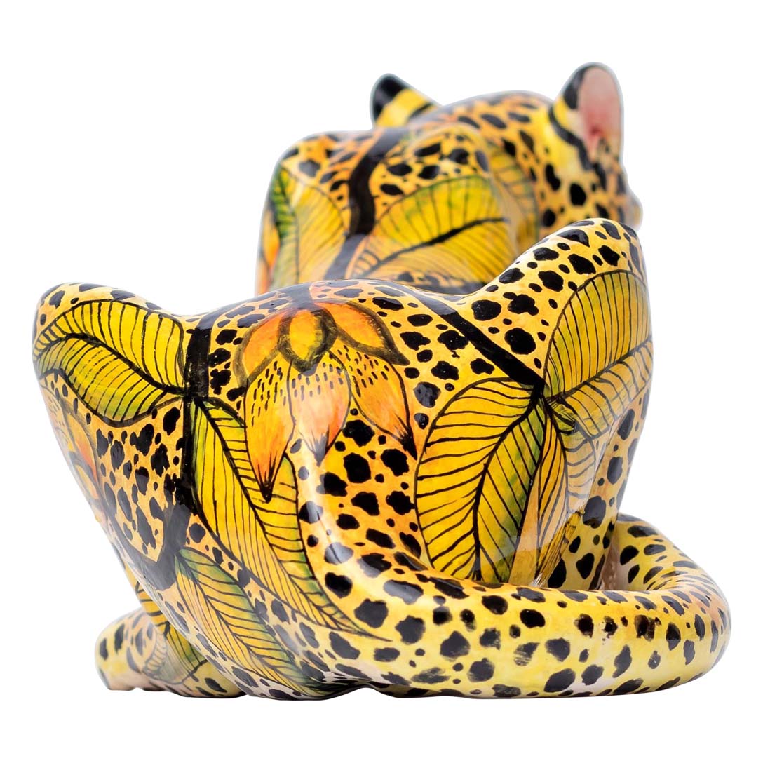 Cheetah sculpture