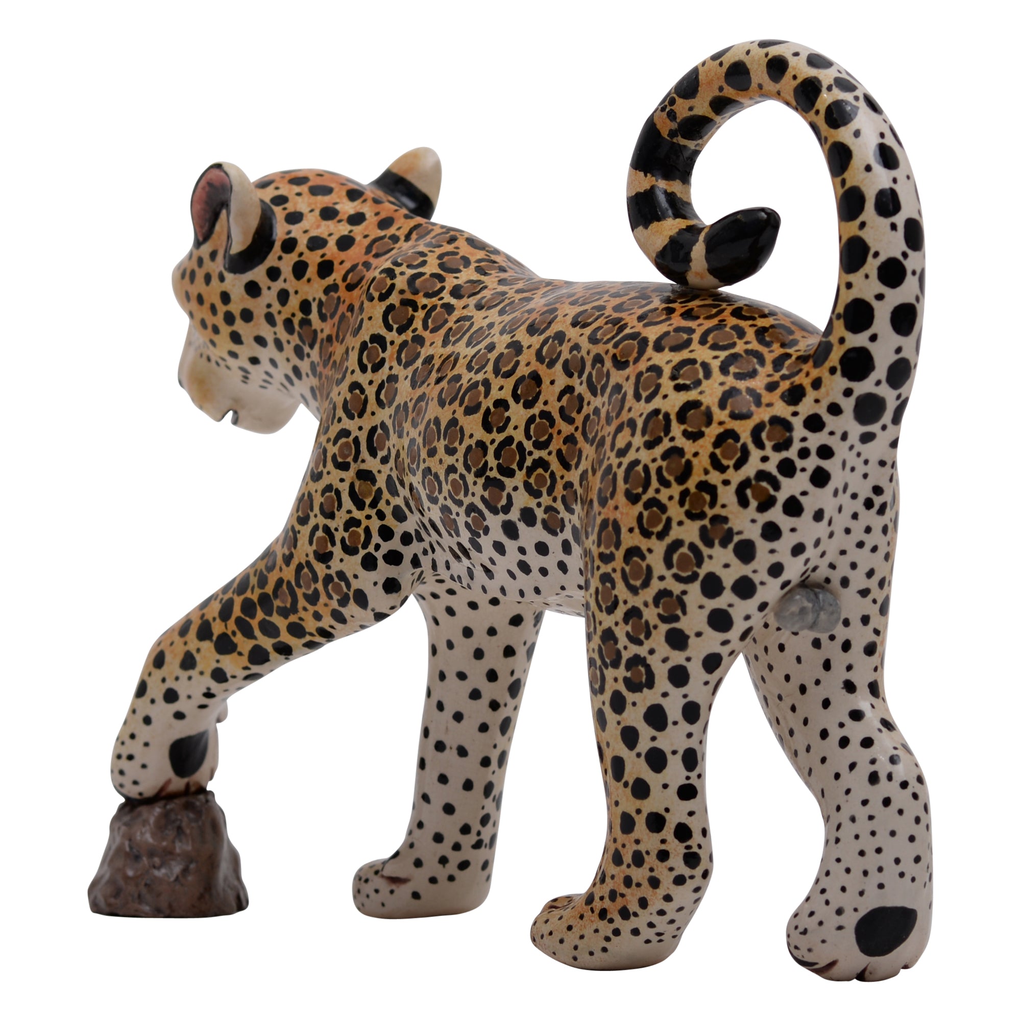 Leopard sculpture