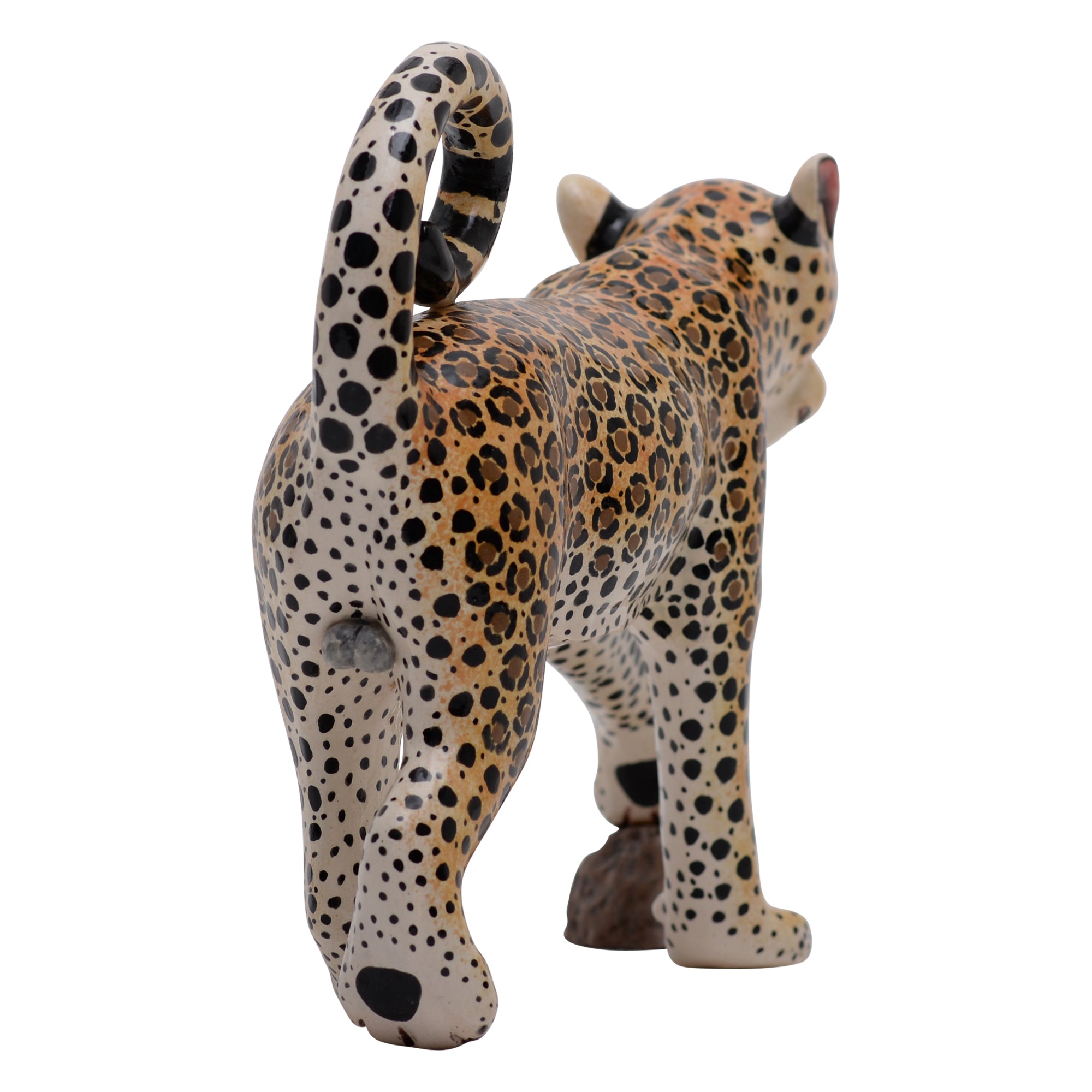 Leopard sculpture