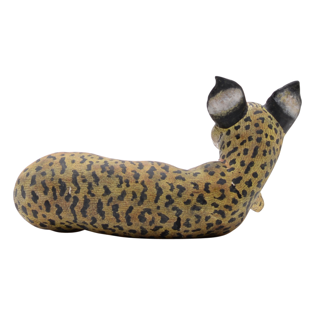 Wild cat sculpture
