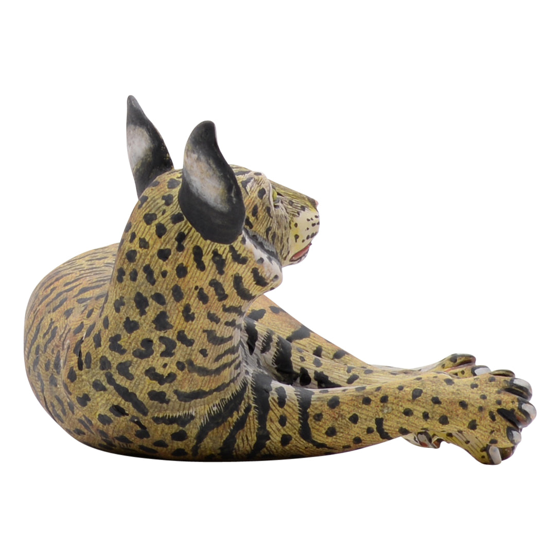 Wild cat sculpture
