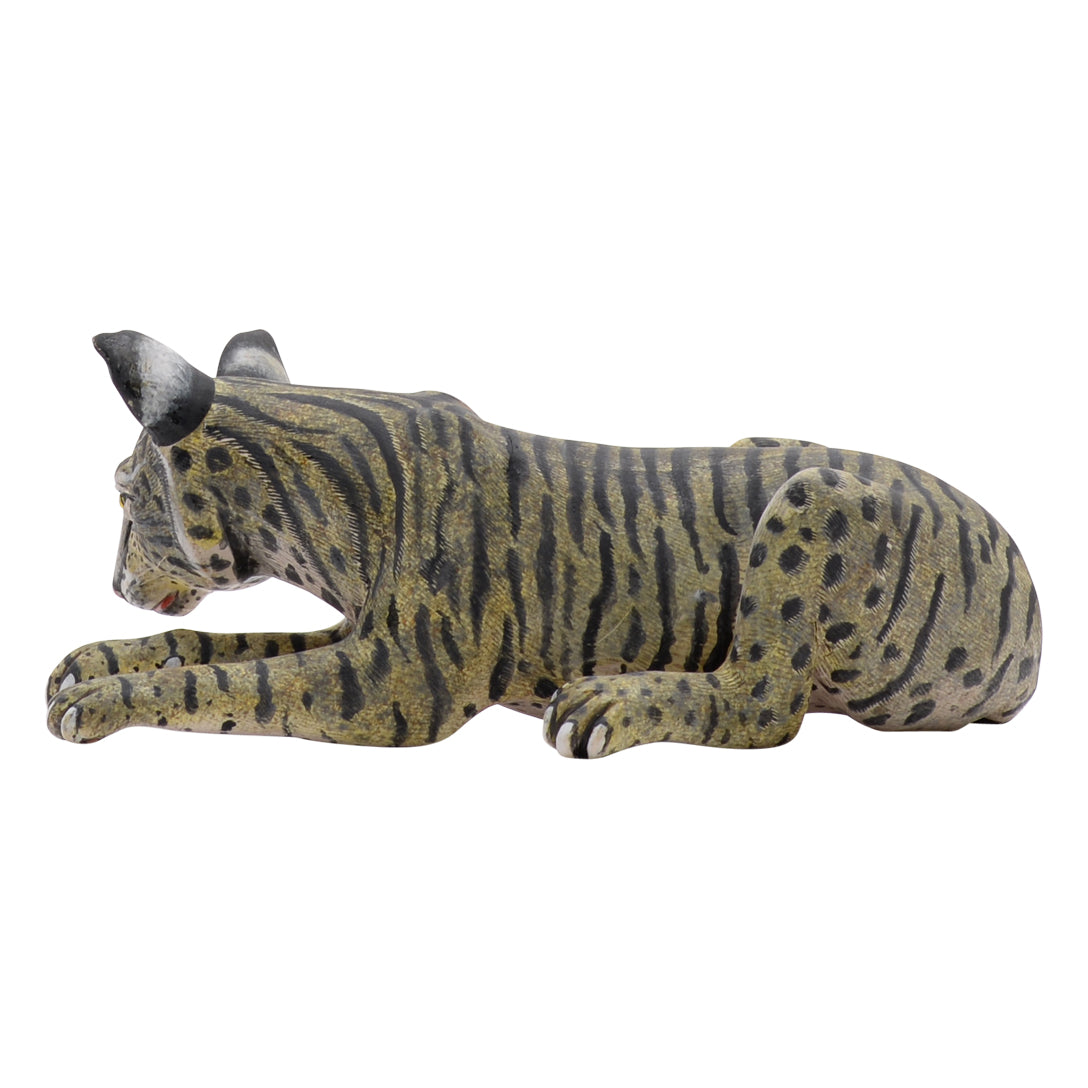 Wild cat sculpture