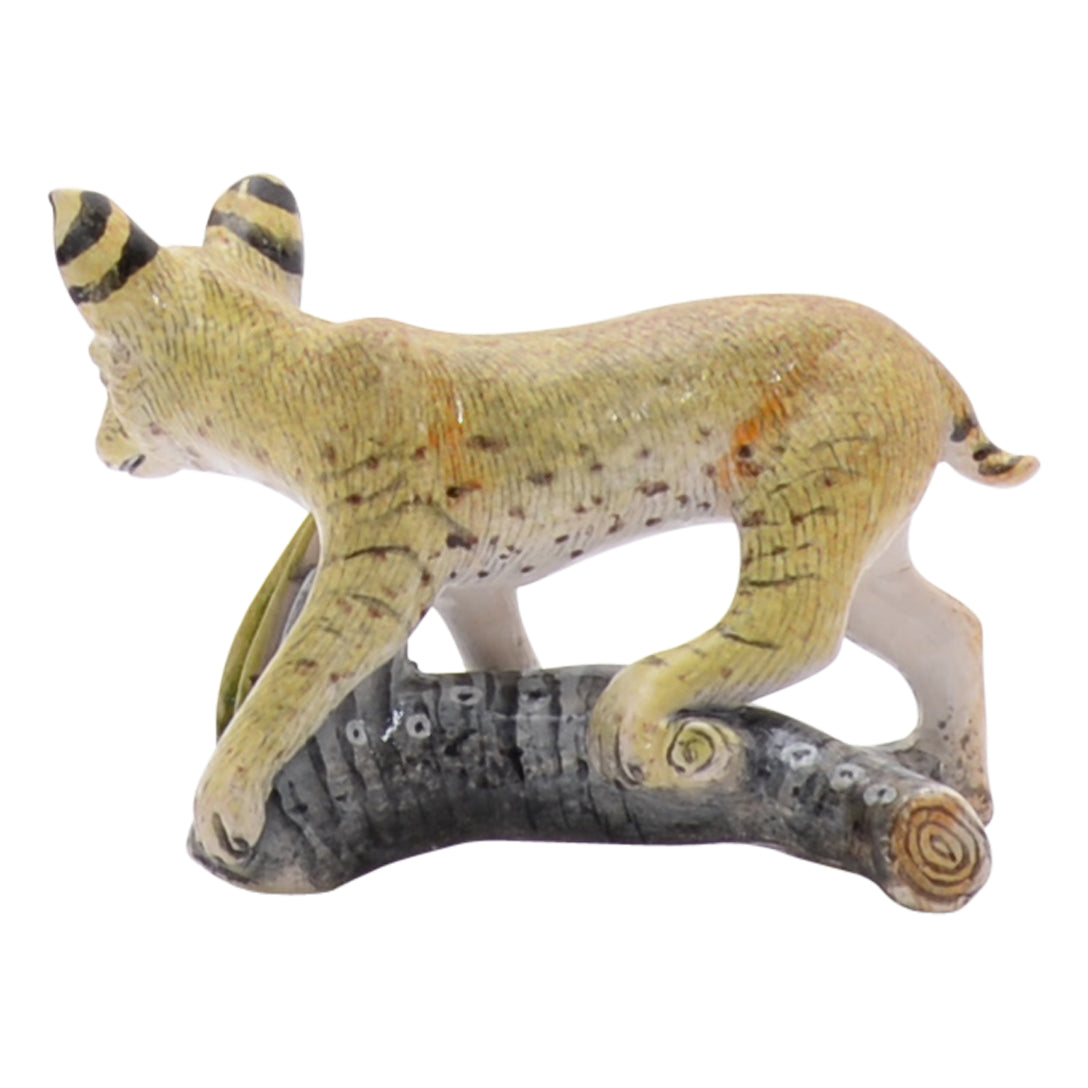 Wild cat sculpture