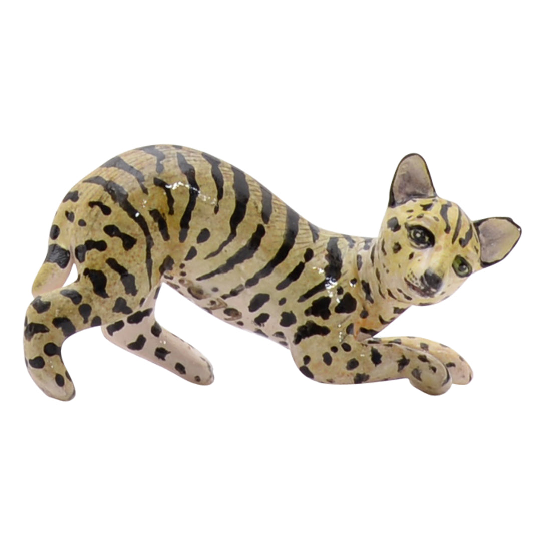Wild cat sculpture
