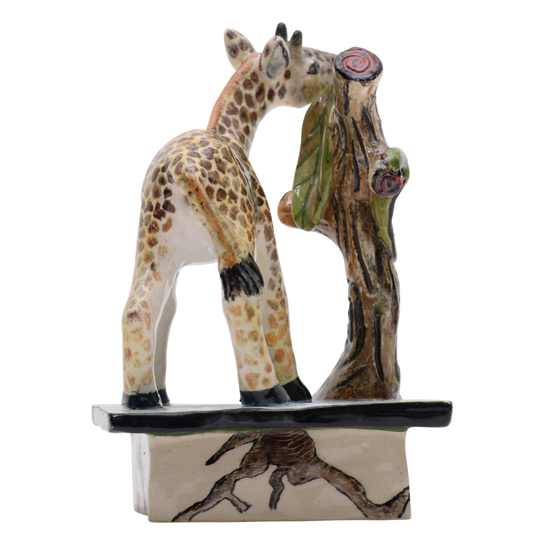 Giraffe sculpture